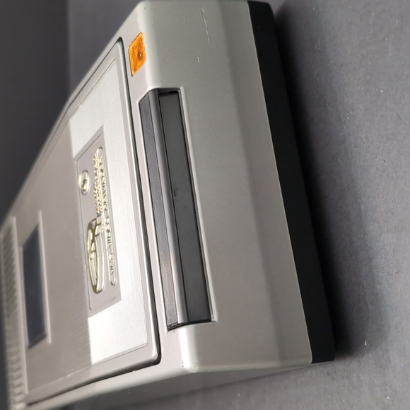 VGT, Quantum International VHS Video Rewinder. - Picture 3 of 9